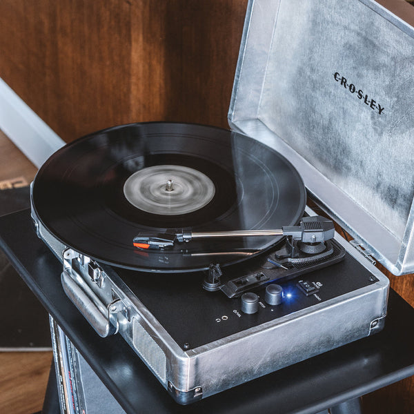 Crosley Cruiser Bluetooth Portable Turntable Silver + Entertainment Stand Bundle Turntables