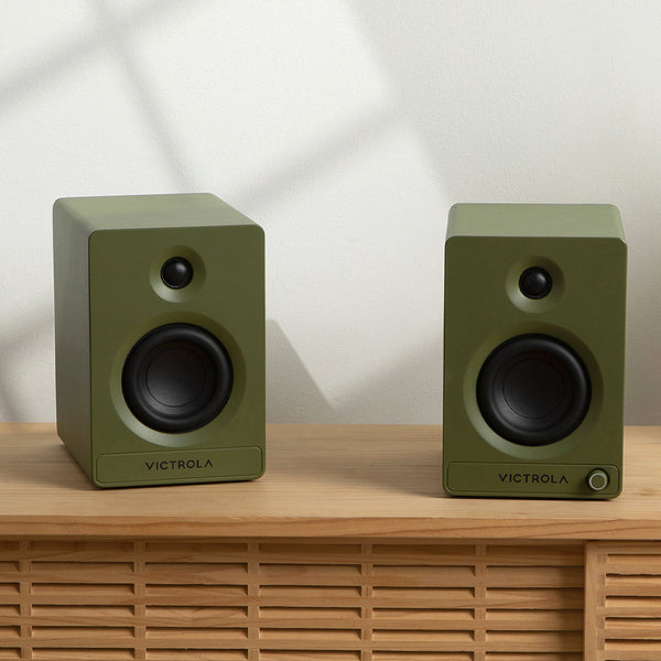Victrola Automatic Turntable + Tempo Bookshelf Speakers Bundle Green Turntables