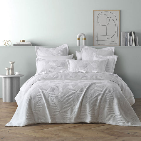 Bianca Cassiano White Polyester Jacquard Coverlet Set Other Bedding