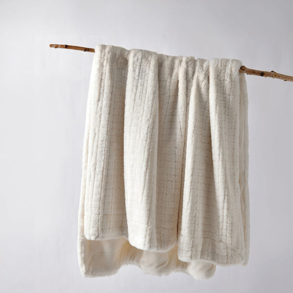 Bianca Tambar Natural Faux Fur Throw Rug 130 X 170 Cm Throws & Afghans