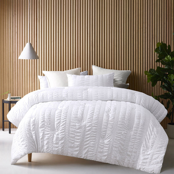 Accessorize Seersucker White 3 Piece Polyester Comforter Set King Quilt Covers