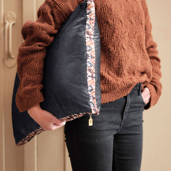 Kaat Amsterdam Julan Anthracite Velvet Oblong Filled Cushion 40Cm X 60Cm Cushions & Decorative Pillows