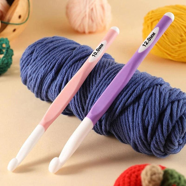 4Pcs Weave Yarn Craft Tools Ergonomic Handle Non Slip Knitting Needles Crochet Hooks Other Crocheting And Knitting