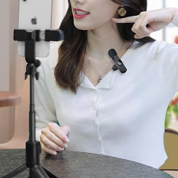 Wireless Lavalier Microphone Mini For Android Iphone Ipad Vlog Live Stream Lightning (Two ) Microphones