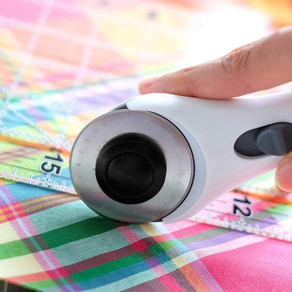 28 Millimetre Straight Handle Rotary Cutter With Safeguard By Dafa Rotary Tools