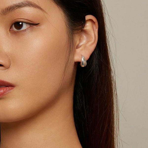 925 Sterling Silver Water Drop Glare Design Earrings