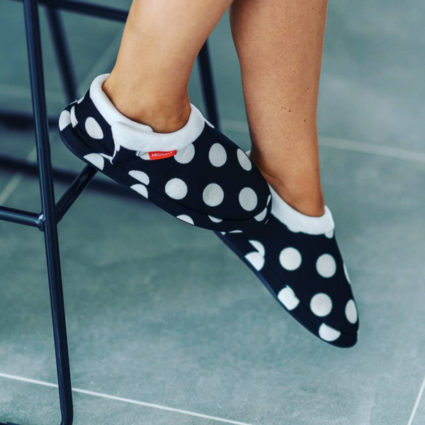 Archline Orthotic Slippers Closed Scuffs Pain Moccasins Relief Black/White Polka Dots Comfort Shoes
