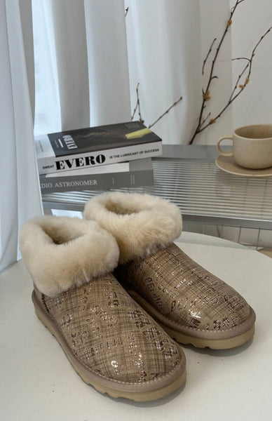 Womens Australian Sheepskin Wool Fur Mini Ugg Ankle In Sand Size 6 Boots