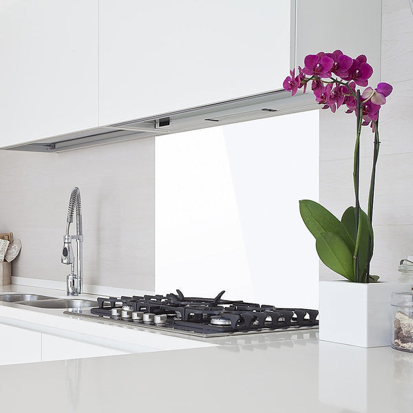 Della Francesca Toughened 90Cm X 75Cm White Glass Kitchen Splashback Kitchen Splashbacks