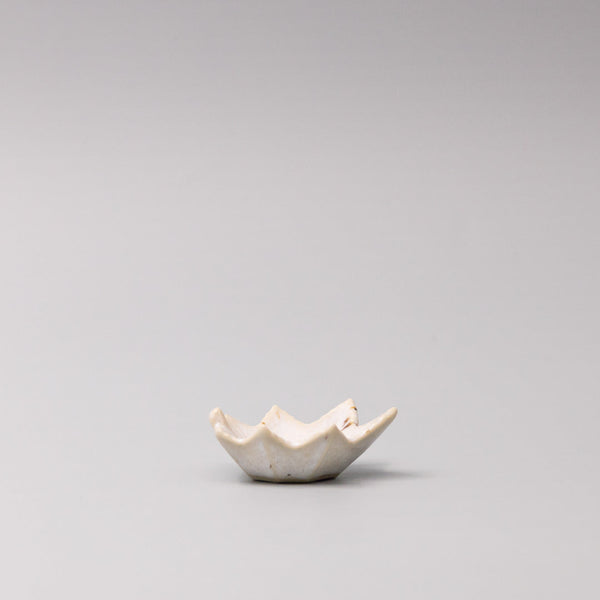 Sauce Dish Maple Leaf 6Cm Ivory Fleck Cups & Saucers