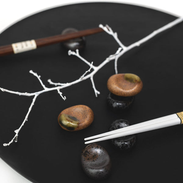 Chopstick Rest Pebble Brown With Green Splash Chopsticks