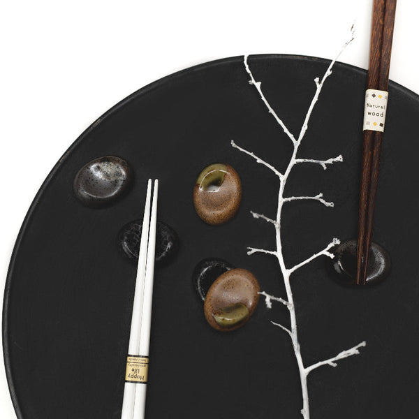 Chopstick Rest Pebble Matt Black Glaze Chopsticks