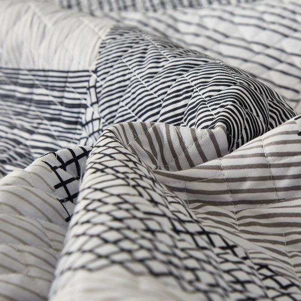 Charming Urban Pattern 3 Pc Bedspread & Pillow Cover Set Quilt Covers