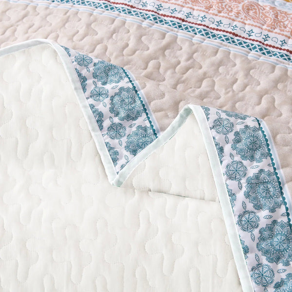 Graceful Quilted Coverlet And Pillowcases Set: Timeless Beauty And Comfort Queen Size Queen Doonas