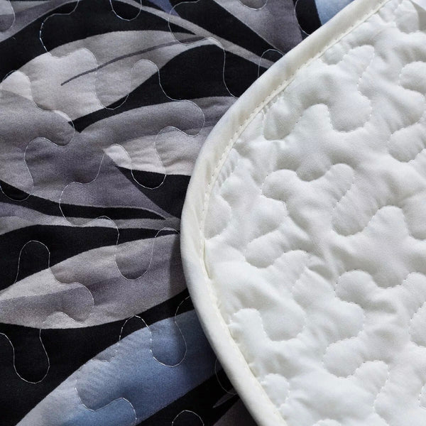 Whimsical Quilted Bedspread And Pillowcovers Set: Add Fun To Your Space Queen Size Queen Doonas