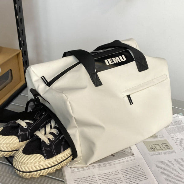 White Durable Pu Leather Sports Gym Bag Waterproof Lightweight Travel Duffle With Adjustable Strap Gym Bags