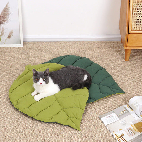 Elosung 2 Pcs Green Leaf Shaped Pet Sleeping Mat Durable Dog Floor Pad & Cat Bed For And Playtime Pet Beds