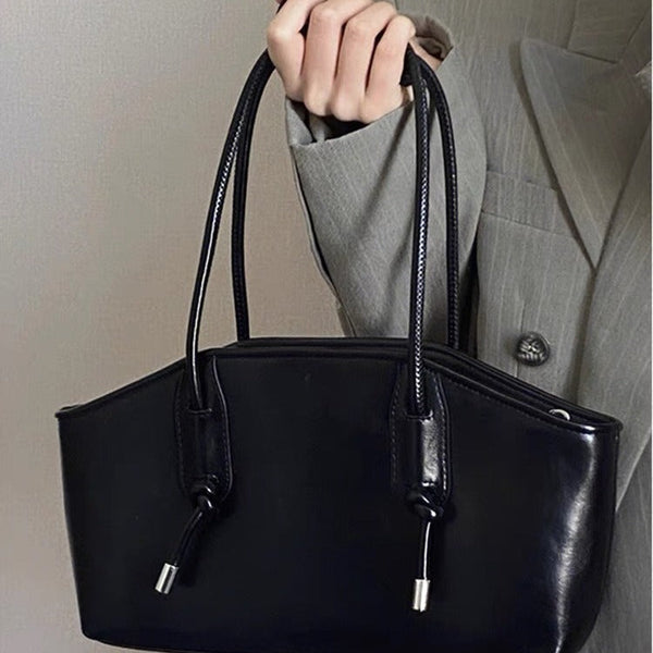 Elegant Black Pu Handbag With Stylish Chain Closure Spacious And Versatile Shoulder Bag Women's Bags & Handbags