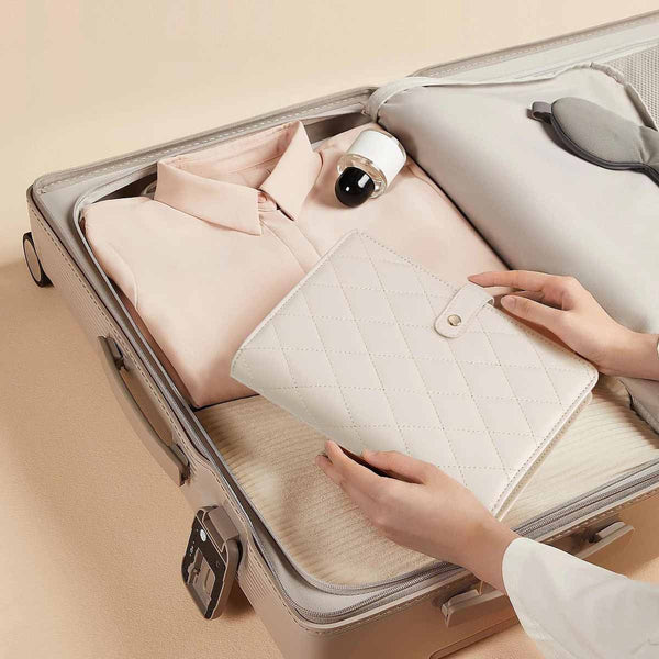 White Elegant Quilted Travel Jewelry Organiser Binder Portable Loose Leaf Storage Book With Clear Zipper Pockets For Earrings Necklaces Rings Jeweller