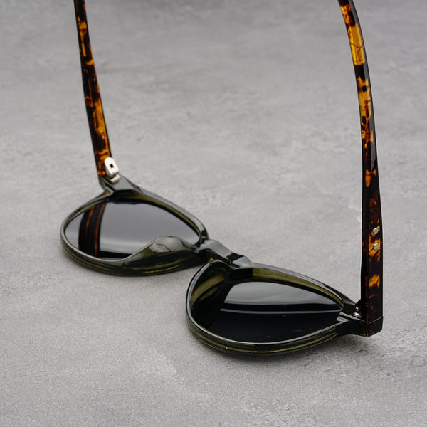 White Piece With A Glossy Black Frame 2 Pairs Round Polarized Uv Protection Sunglasses