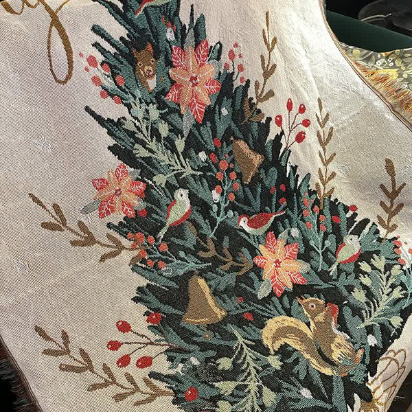 Off White Christmas Tree Throw Blanket | Festive Sofa Cover For Holiday Decor 110X160cm Throws & Afghans