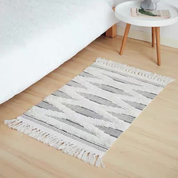 Handwoven Cotton Tassel Floor Rug For Bedroom Or Living Room|Soft Modern Geometric Design60x90cm Rugs