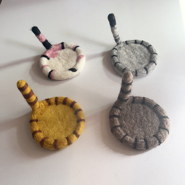2 Pcs White Handmade Wool Felt Cat Cute Tiger Design Heat Resistant Table Mats Coasters