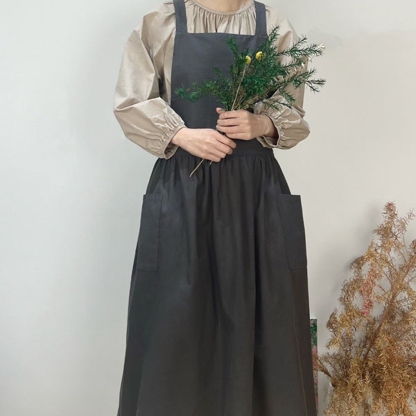 Grey Cotton Waterproof Artisan Apron 100X85cm Stylish Cross Back Design Ideal For Kitchen & Floral Work Aprons