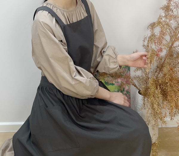 Grey Cotton Waterproof Artisan Apron 100X85cm Stylish Cross Back Design Ideal For Kitchen & Floral Work Aprons