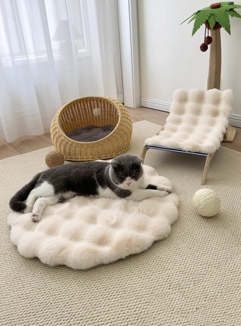 Beige Plush Round Cat Mat Soft Faux Fur Sleeping Pad 40Cm Diameter Pet Beds