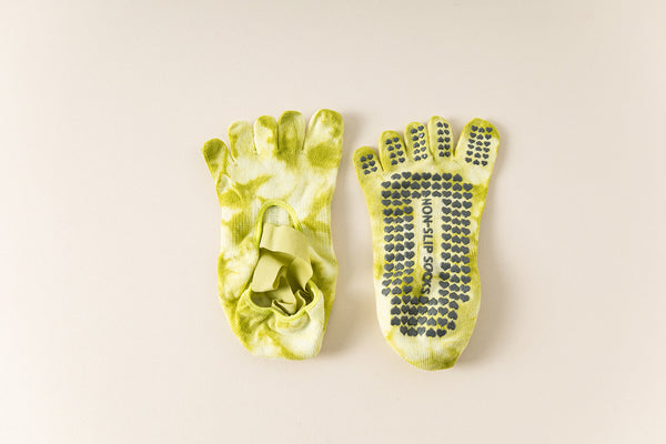 Elosung 2 Pairs Light Green Tie Dye Non Slip Yoga For Women Five Toe Cotton Blend Pilates And Indoor Sports Socks