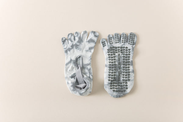 Elosung 2 Pairs Grey Tie Dye Non Slip Yoga For Women Five Toe Cotton Blend Pilates And Indoor Sports Socks