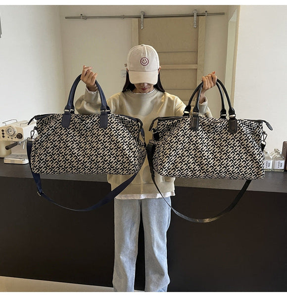 Black Stylish Geometric Pattern Travel Duffel Bag Large Capacity Lightweight Weekender & Gym Duffle Bags