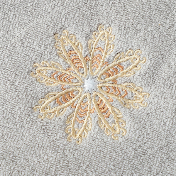 Color Mixing 4 Pack Elegant Floral Embroidered Cotton Hand Towels Ultra Soft & Absorbent Towels & Washcloths
