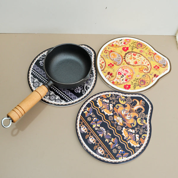 Yellow Set Of 4 Embossed Ceramic Paddle Mats Assorted Bohemian Pattern Heat Resistant Pads Oven Mitts & Potholders