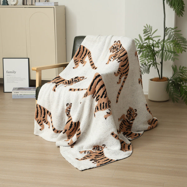 130X160cm Tiger Pattern Knitted Sofa Blanket With Plush Side 950G Blankets