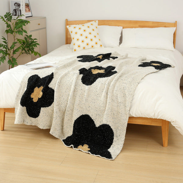 White Black Knitted Sofa Blanket With Plush Side 130 X 160 Cm 950G Blankets