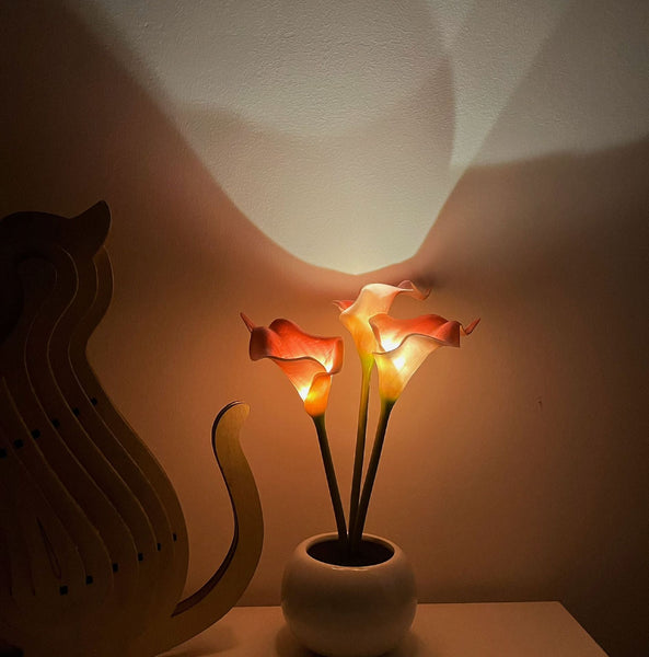 Pink Elegant Calla Lily Led Table Lamp Lifelike Potted Flower Accent Light For Bedside Home Decor Lamps