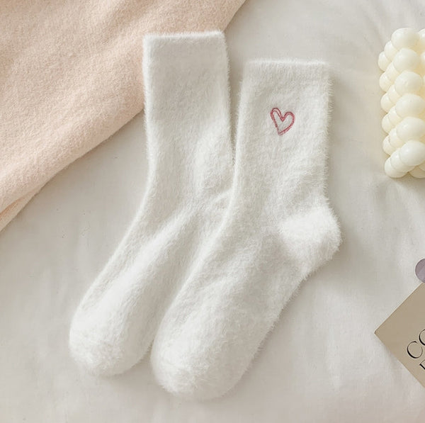 2 Piece White Women's Ultra Soft Fuzzy Socks Plush Chenille Thermal Crew With Heart Embroidery Womens Socks