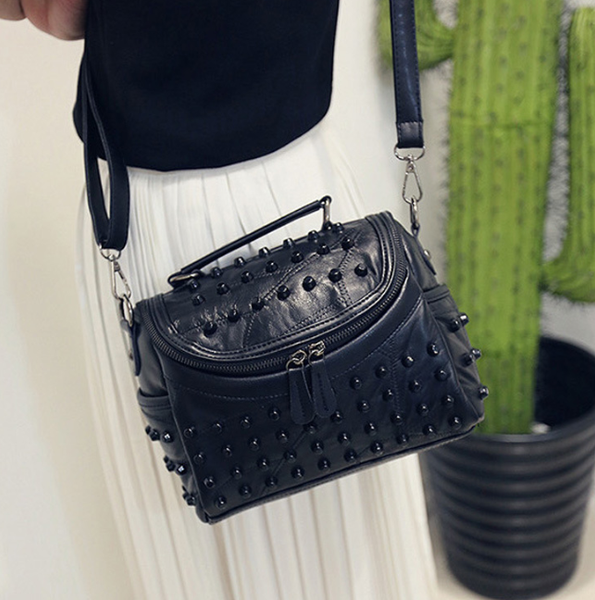 Women's Black Studded Handbag Soft Pu Leather Crossbody Shoulder Bag With Rivets Trendy Box Purse 22Cm For Travel Party Women's Bags & Handbags
