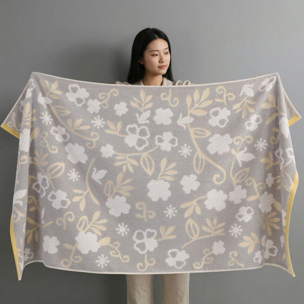 Grey Balloon Deluxe Extra Large Pure Cotton Beach & Bath Towel | Highly Absorbent Thick 70 X 140 Cm Fun Cartoon Design Towels & Washcloths