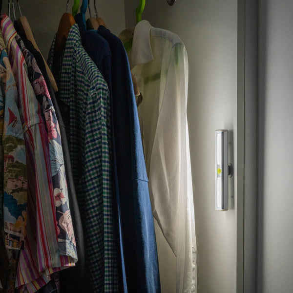 200 Lumens Wireless Stick On Anywhere Battery Operated Cabinet Led Light Wall Lights