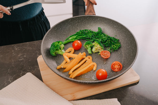 28Cm Pfoa Free Non Stick Saute Pan With Lid Frying & Grill Pans