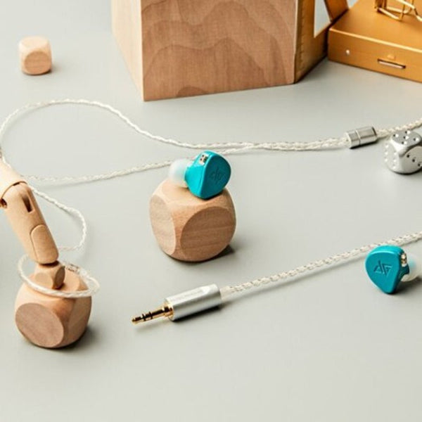 F300 Zinc Magnesium Alloy Hifi In Ear Earphone Dynamic Driver Stereo Sound 0.78Mm 2 Pin Detachable Cable Earbuds Green Wired Earphones