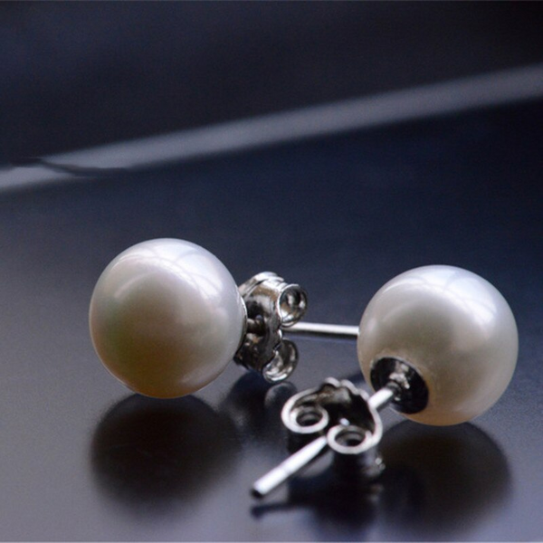 Earrings Pearl Round Stud White Simulated Shell
