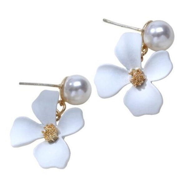 Veile Studios Fashion Pearl White Flower Pendant 1Pair Earrings