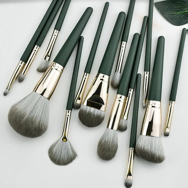Makeup Soft Fluffy Tools Cosmetic Powder Eye Shadow Foundation Brushes