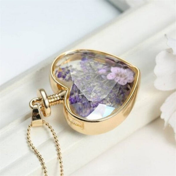 Veile Studios Luxury Heart Glass Bottle Dried Flower Pendant Necklace Necklaces & Pendants