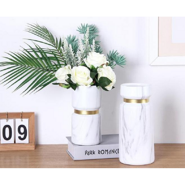 Opulent Vase White / Gold Marble Design Elegant Decor Vases