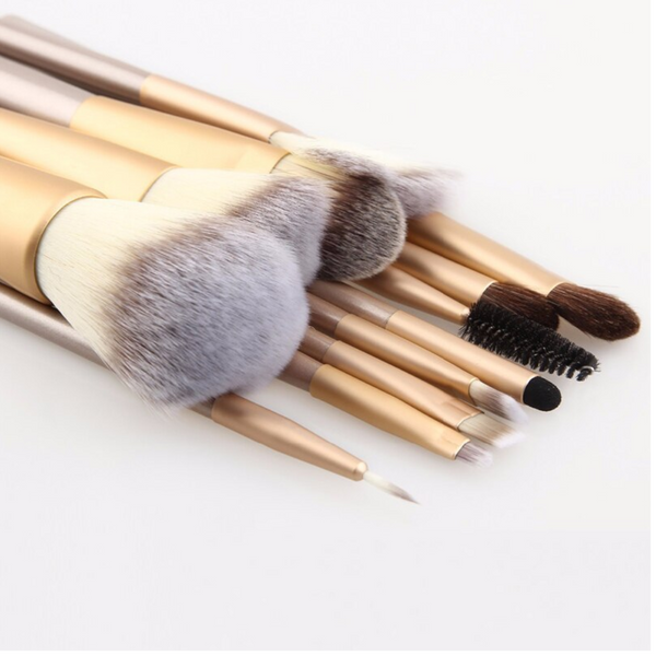 Professional 12 Pcs Wooden Make Up Brush Kit Brushes